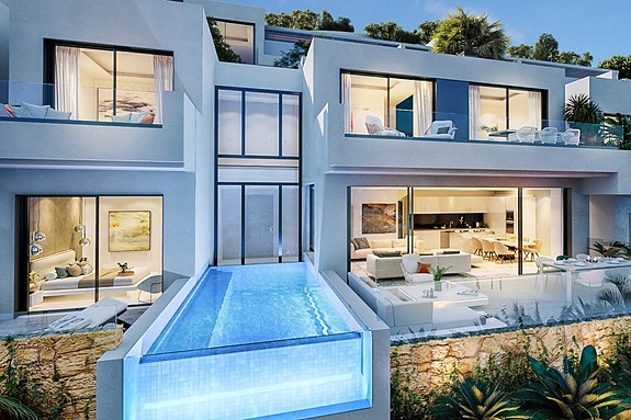 Nyhet! | UTSIKTSVILLA i Benalmadena | 4 soverom + 4 bad | Stor terrasse med basseng