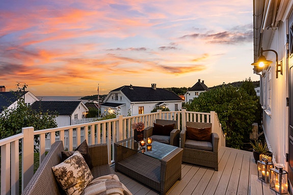 Her er det nydelige solnedganger og fantastisk lyssetting.