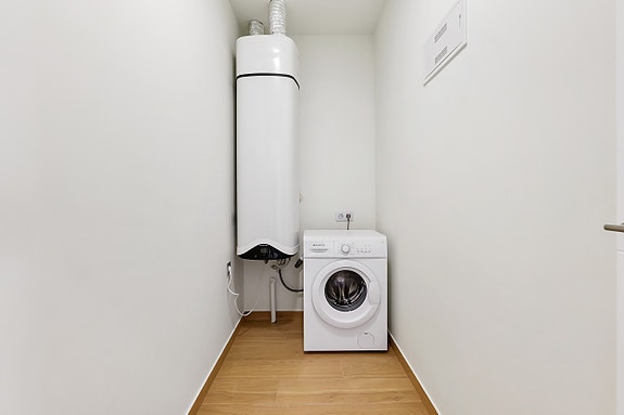 Ny villa med takterrasse - 3 soverom og 3 bad - Stor uteplass med privat basseng