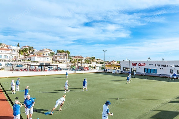 Nydelig moderne villa | 3 soverom og 2 bad | Stor uteplass med basseng