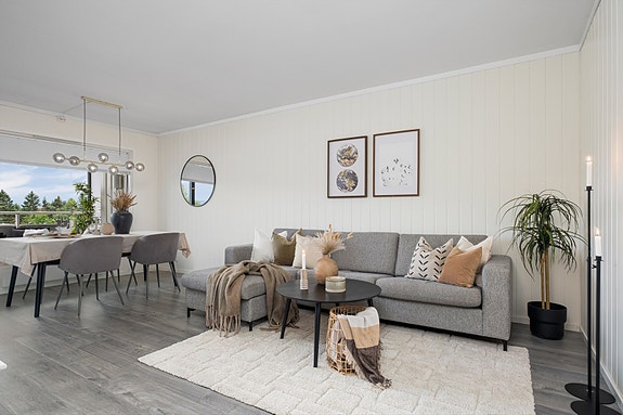 Velkommen til Waldemar Aunes veg 14C Heimdal Eiendomsmegling v/ Anders W. Steien har gleden av å presentere denne delikate 4-roms leiligheten på Hallset.