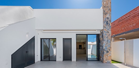 NYHET! Moderne leilighet med 3 soverom, takterrasse og felles basseng - Høy standard med Miele-kjøkken