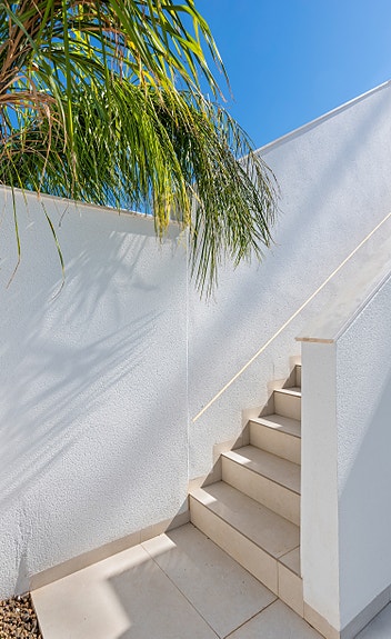 NYHET! Moderne leilighet med 3 soverom, takterrasse og felles basseng - Høy standard med Miele-kjøkken