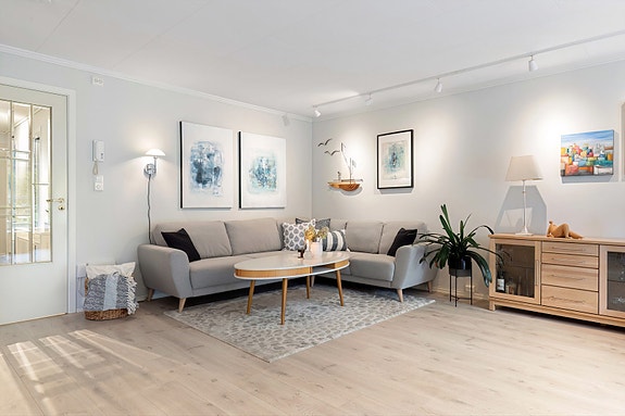 Velkommen til en flott leilighet med beliggenhet i 2. etasje i Bruhagen 6