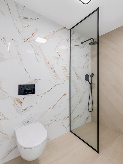 Turistlisens - Leilighet med 3 soverom og 2 bad - Privat hage, stor terrasse og moderne fellesfasiliteter