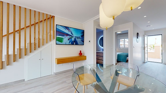 NYBYGG! Moderne rekkehus med attraktiv beliggenhet | Stor hage | 3 soverom og 2 bad | Takterrasse | Flotte fellesområder