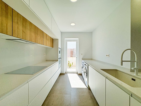 Nøkkelferdig villa | Privat basseng og takterrasse | Romslig planløsning - 3 soverom og 3 bad