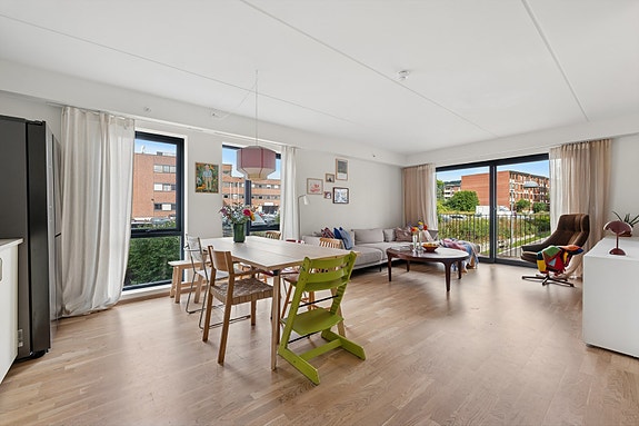 Sandra Bjerkemo Kristiansen v/DNB Eiendom har gleden av å presentere Lunden 33!