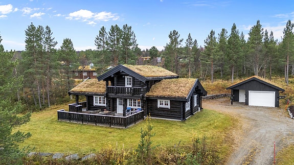 Eiendomsmegler1 v/Stian Konstad har gleden av å presentere Gamle Sjåframveien 57! (Foto: Interiørfoto, Haukdal)