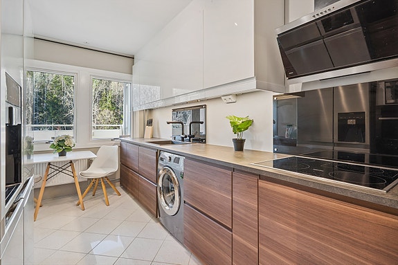 Kjøkken med spiseplass