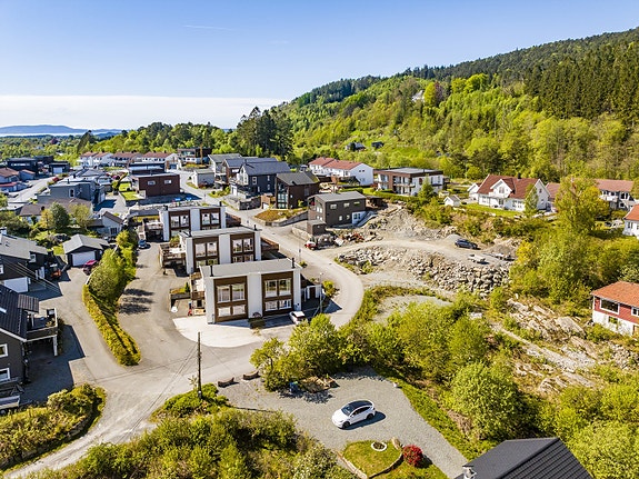 Aktiv Laguneparken n/Fredrik Tøsdal har gleden av å presentere tom 554 i Kuvågvegen!