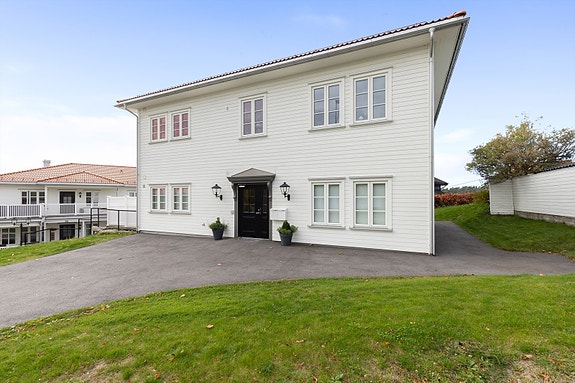 Eiendomsmegler Espen Thoresen presenterer Bambleveien 3!