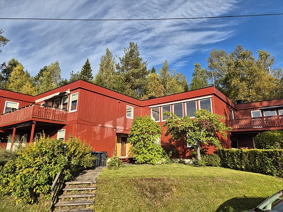 Rekkehus over to plan med meget attrativ beliggenhet øverst i Bogen.