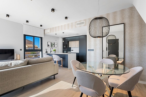 Penthouse-leilighet | Takterrasse på 70 m2 | 3 soverom og 2 bad | Nydelige fellesområder | Høye kvaliteter