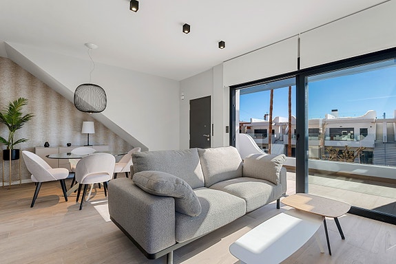 Penthouse-leilighet | Takterrasse på 70 m2 | 3 soverom og 2 bad | Nydelige fellesområder | Høye kvaliteter