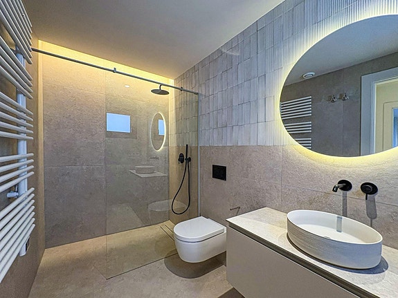 Nyhet | Moderne familiebolig med 4 soverom og stor underetasje - Mulighet for ekstra soverom