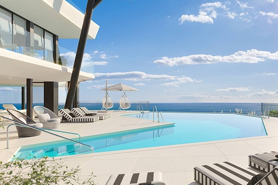 Eksklusiv penthouse med stor terrasse og fantastisk havutsikt! Gangavstand til strand. Nydelige fellesområder.