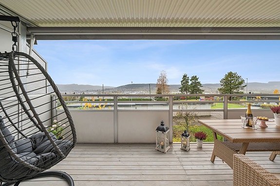 Fantastisk utsikt over Drammensfjorden, Drammen og Lierdalen.