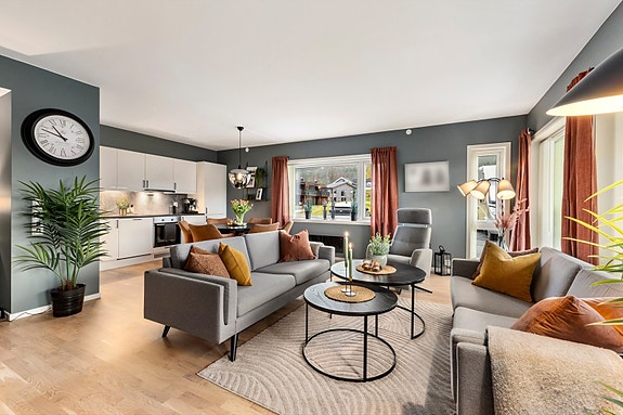 Velkommen til Hammarmyra 6! En smakfull 4-roms leilighet på 83 m2. Leiligheten har gulvvarme i de fleste rom.