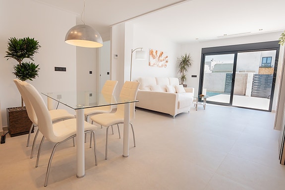 NY bolig på ett plan med 3 soverom - Takterrasse og privat basseng - Høy kvalitet