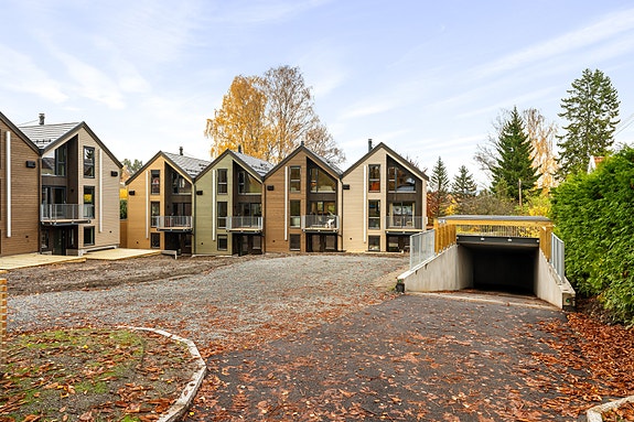 Velkommen til Nedre Ullern Terrasse 15 B, presentert av Per Henrik Rolfsen i Eiendomsmeglerne. Foto: Tigerstadenboligfoto.