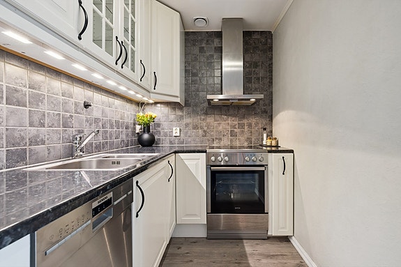 Kjøkkeninnredning fra Ikea med profilerte fronter fra år 2012