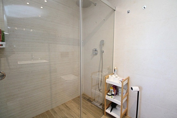 Penthouse med takterrasse og jacuzzi - Turistlisens og gangavstand til alt