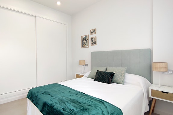 Rekkehus med takterrasse og basseng | 3 Soverom og 3 bad | Parkering | Møbelpakke