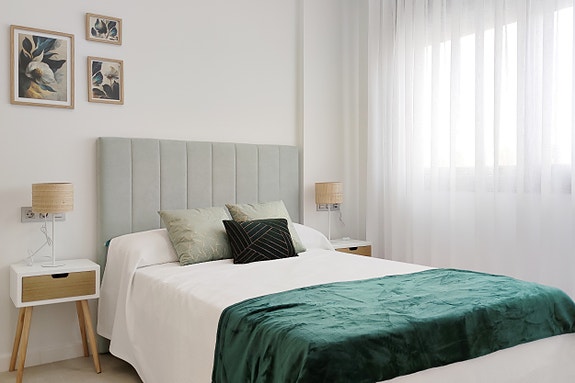 Rekkehus med takterrasse og basseng | 3 Soverom og 3 bad | Parkering | Møbelpakke