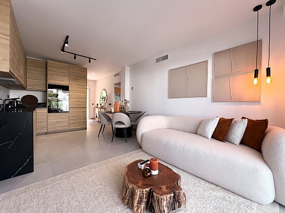 Penthouse med 3 soverom | Oppgradert | Takterrasse | Stort utleiepotensiale