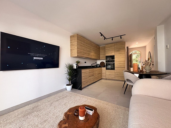 Penthouse med 3 soverom | Oppgradert | Takterrasse | Stort utleiepotensiale