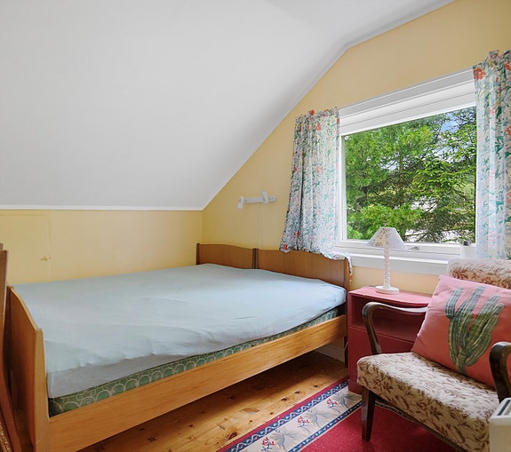 Soverom 4 - soverom med rikelig plass til både seng og garderobeløsning