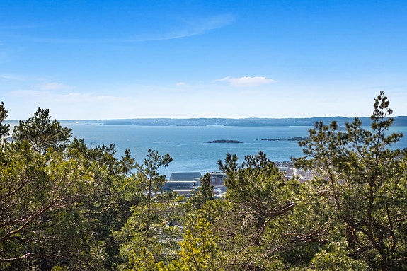 Tomtene som selges har meget flott utiskt utover Oslofjorden
