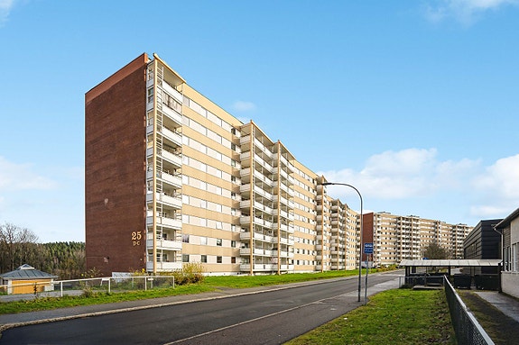 Et trygt og etablert boområde med godt naboskap.