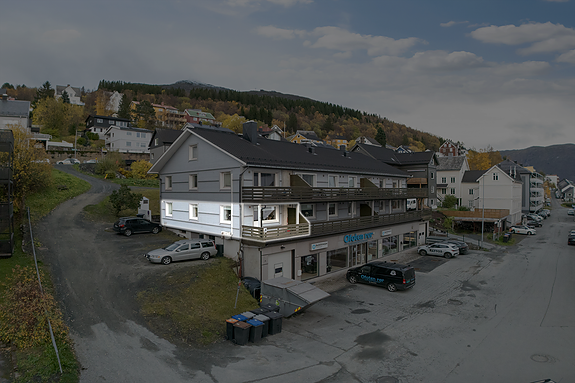 Leiligheten ligger i 1.etasje med inngang fra byggets bakgård