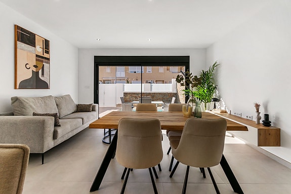 Moderne villa med 3 soverom og privat basseng - Solrike uteområder og takterrasse