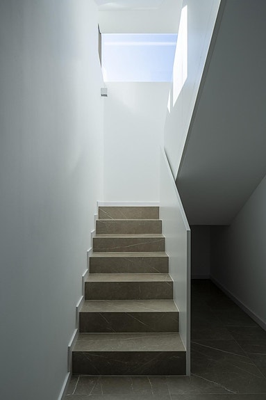 Ny luksusvilla med 4 soverom og 3 bad - Kun 100 meter fra stranden - Hage med basseng - Garasje