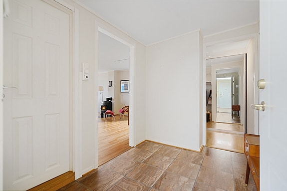 Entré med muligheter for oppheng av yttertøy