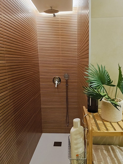 Moderne villa med takterrasse - Stor uteplass med privat basseng - 3 soverom og 3 bad - Parkering