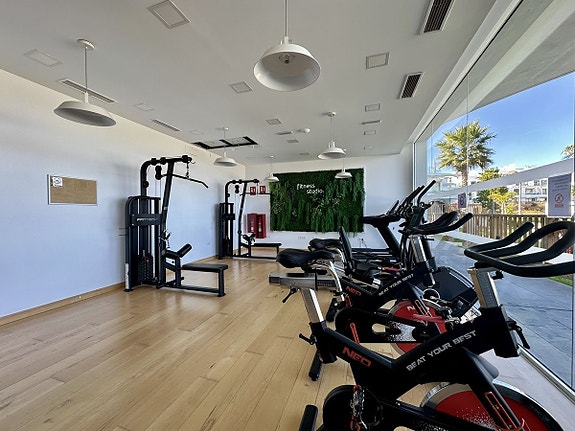 Eksklusiv penthouse med panoramautsikt - Fellesområde med spa, trening, lekeplass og paddle baner - 3 soverom og 2 bad