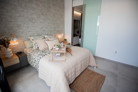 Luksuriøs toppleilighet med 3 soverom og 2 bad - Privat basseng og takterrasse - Nær strand og servicetilbud