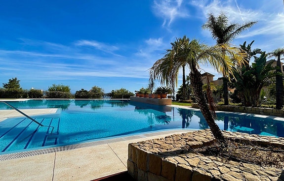 PENTHOUSE | Privat jacuzzi | 106m2 terrasse | 3 soverom, 2 bad. Treningsfasiliteter