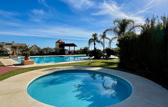 PENTHOUSE | Privat jacuzzi | 106m2 terrasse | 3 soverom, 2 bad. Treningsfasiliteter