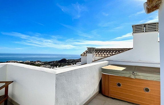 PENTHOUSE | Privat jacuzzi | 106m2 terrasse | 3 soverom, 2 bad. Treningsfasiliteter