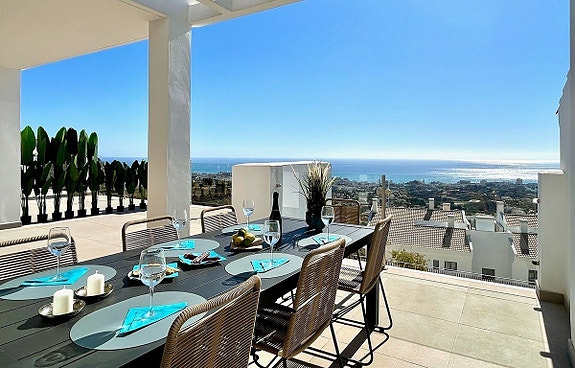 PENTHOUSE | Privat jacuzzi | 106m2 terrasse | 3 soverom, 2 bad. Treningsfasiliteter