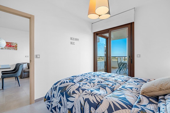 Attraktiv leilighet nær strender, restauranter og servicetilbud - Solrike uteplasser og bassengområde