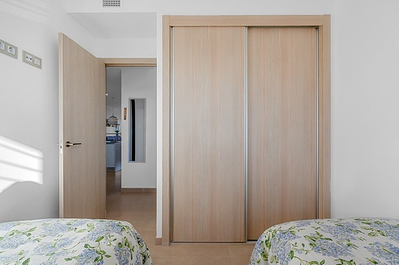 Attraktiv leilighet nær strender, restauranter og servicetilbud - Solrike uteplasser og bassengområde