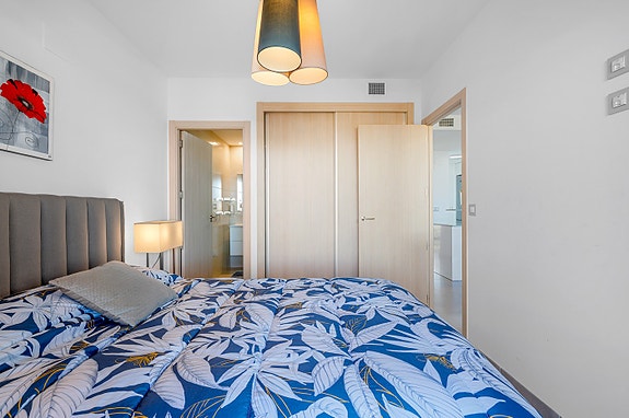 Attraktiv leilighet nær strender, restauranter og servicetilbud - Solrike uteplasser og bassengområde