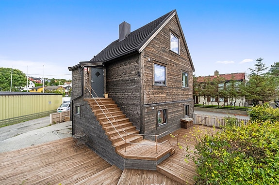 Aktiv Eiendomsmegling v/ Ulla E. Nystøyl ønsker velkommen til Omagata 82B. Foto: André T. Ormset-Paredes