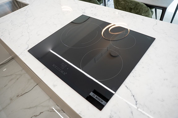 Møbler inkludert i prisen! Sørvendt villa med privat basseng | 3 soverom og 3 bad | Attraktiv beliggenhet